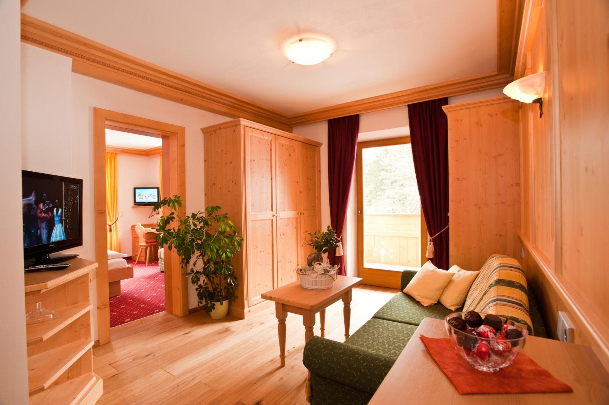 Hotel Weiher Green Lake Falzes Dış mekan fotoğraf