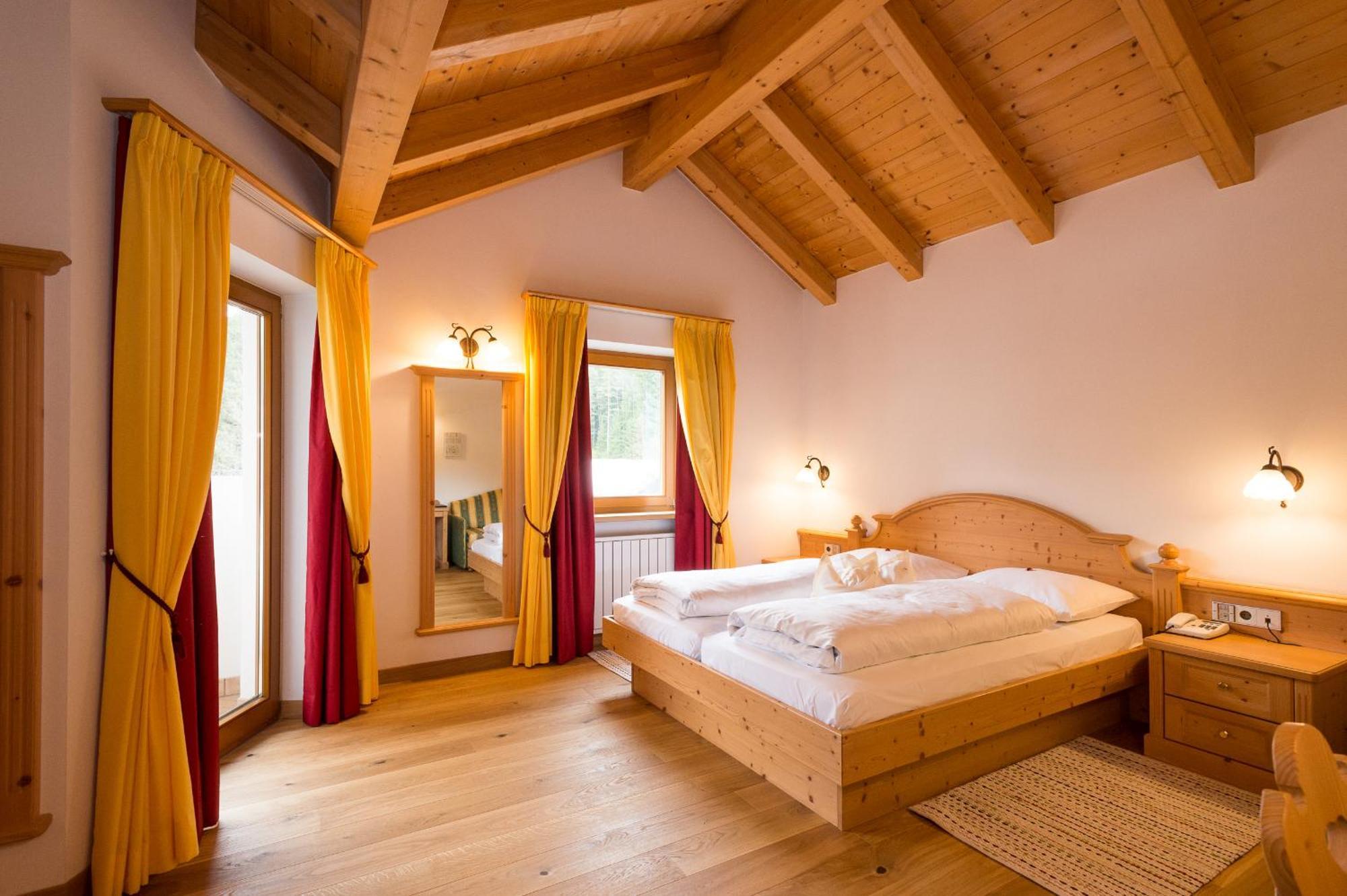 Hotel Weiher Green Lake Falzes Dış mekan fotoğraf
